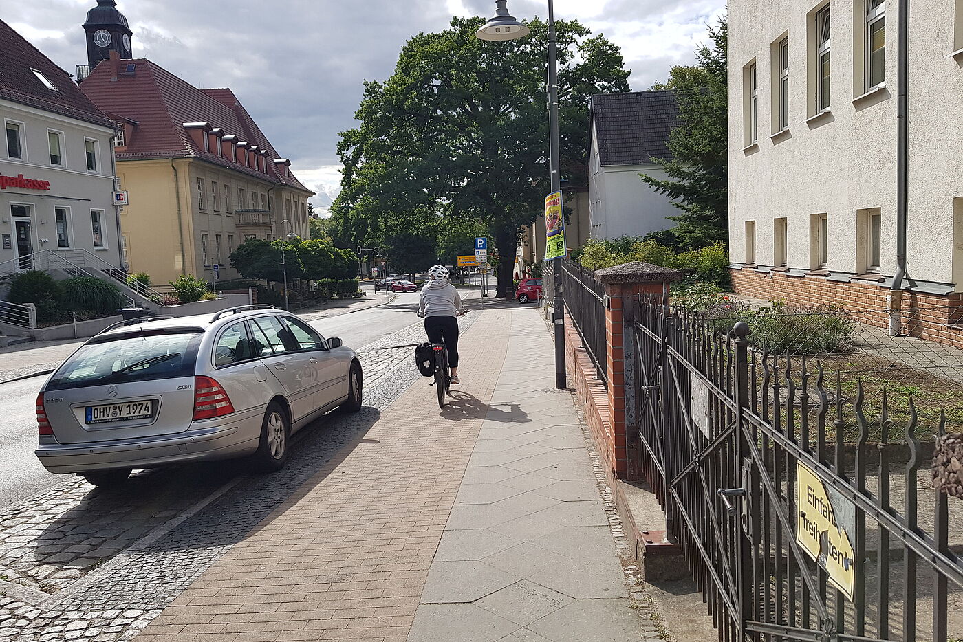 Clara-Zetkin-Str., Nordseite Höhe Elektro Siebert