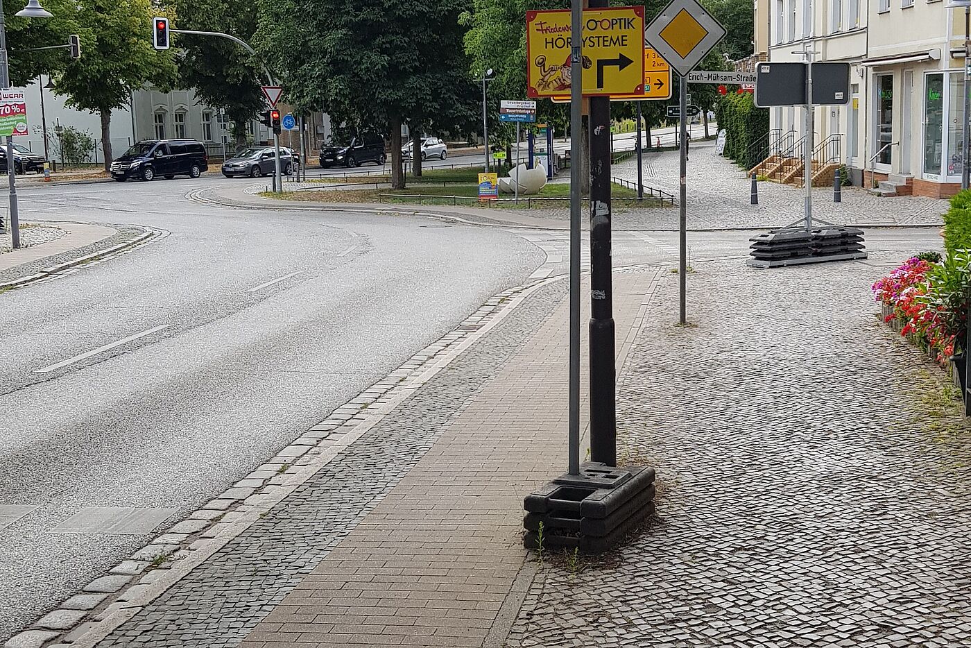 Clara-Zetkin-Str., Nordseite Höhe Imbiss