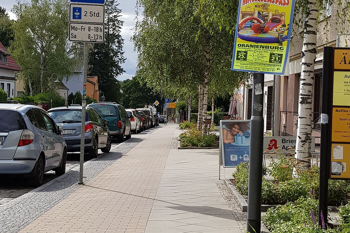 Clara-Zetkin-Str. Nordseite, Höhe Apotheke